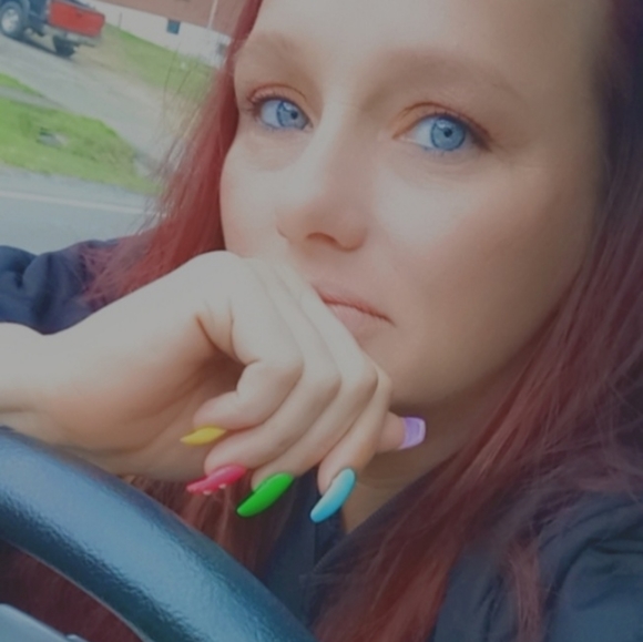 Meet your Posher, Tiffany - Picture 1 of 1